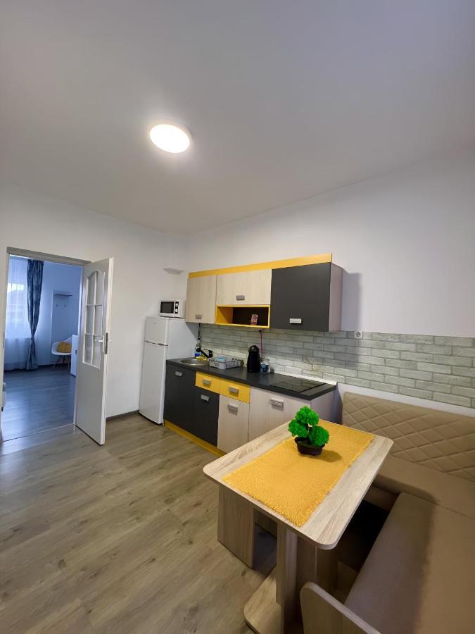 Salt Mine Retreat - Free Parking Apartment ทูร์ดา ภายนอก รูปภาพ