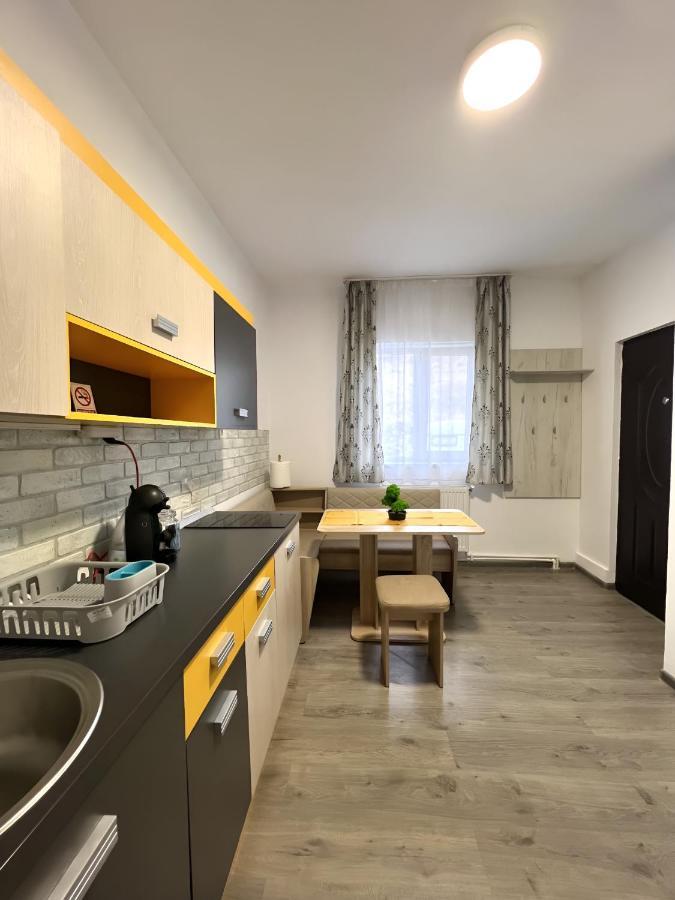 Salt Mine Retreat - Free Parking Apartment ทูร์ดา ภายนอก รูปภาพ
