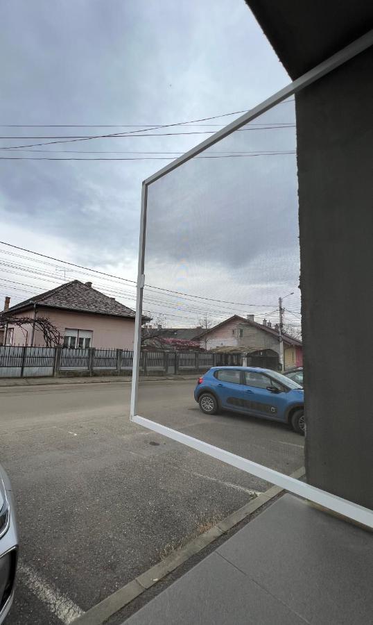 Salt Mine Retreat - Free Parking Apartment ทูร์ดา ภายนอก รูปภาพ